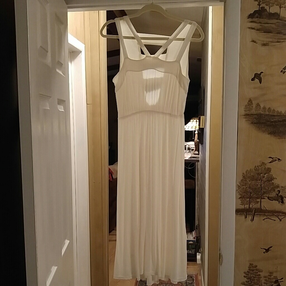 BeYoutiful Off White Dress